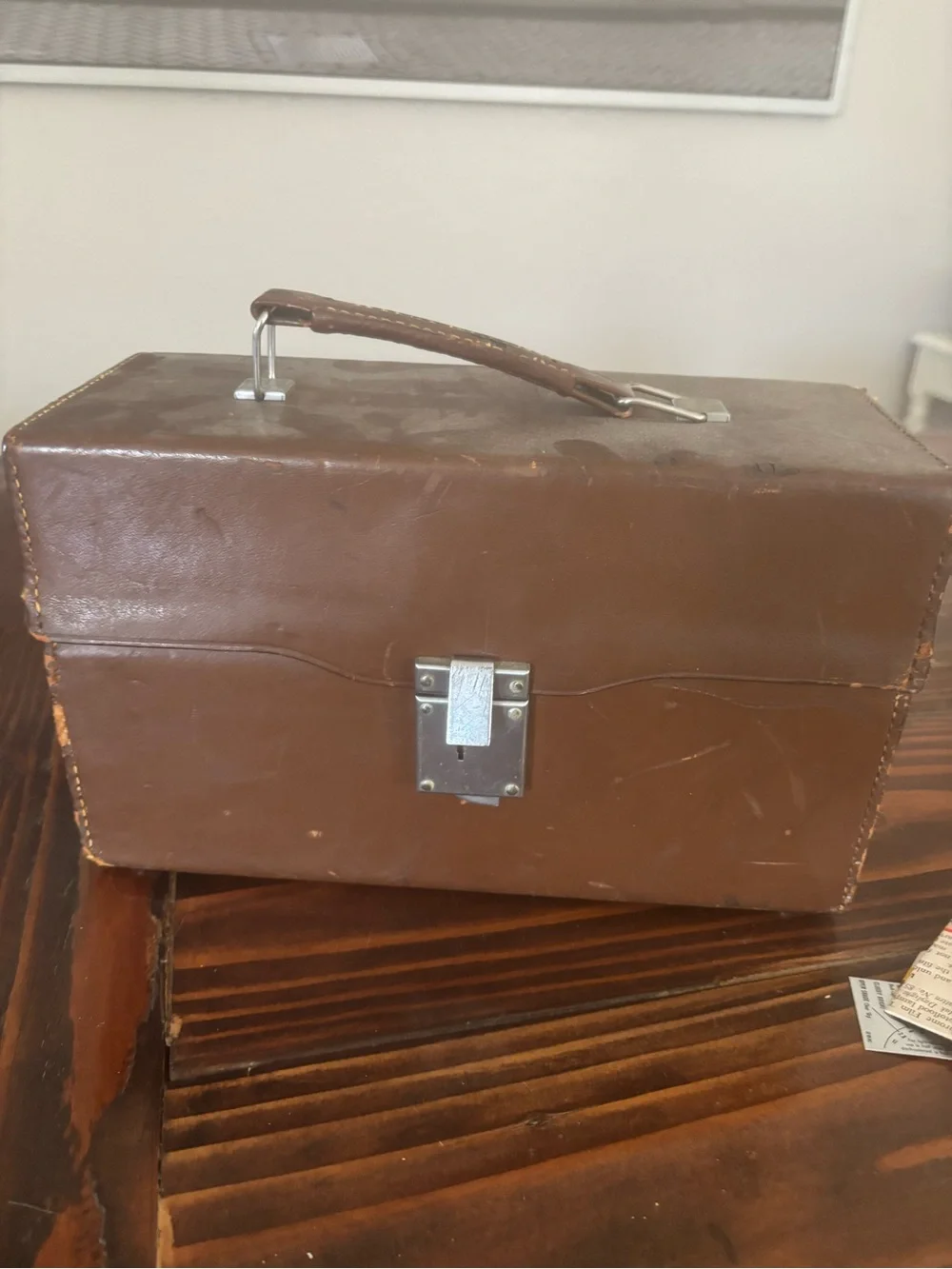 Vintage Cine-Kodak Eight Model 90 8mm Movie Camera Bundle with accessories